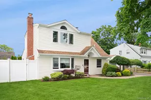 25 Rock Ln, Levittown, NY 11756 - Photo 3