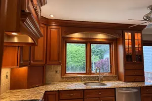 7 Dawes Ave, Syosset, NY 11791 - Photo 9