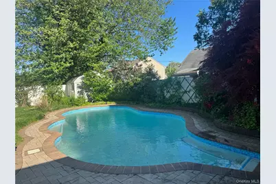 7 Dawes Avenue, Syosset, NY 11791 - Photo 25
