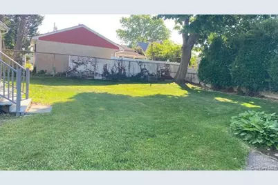 263 Gilmore Street, Mineola, NY 11501 - Photo 17
