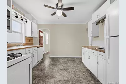 98 Lincoln Street, Elmont, NY 11003 - Photo 5