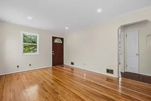 98 Lincoln St, Elmont, NY 11003 - Photo 9