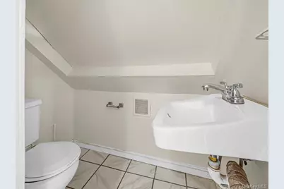 98 Lincoln Street, Elmont, NY 11003 - Photo 17