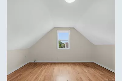 98 Lincoln Street, Elmont, NY 11003 - Photo 15