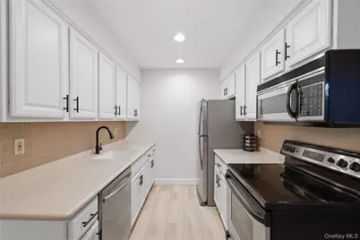 183 Millard Avenue #183, West Babylon, NY 11704 - Photo 7