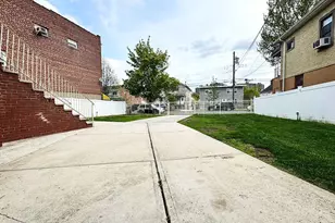2945 Wickham Ave, Bronx, NY 10469 - Photo 13
