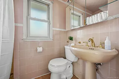 70 Richbell Road, White Plains, NY 10605 - Photo 9