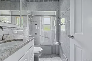 70 Richbell Rd, White Plains, NY 10605 - Photo 15