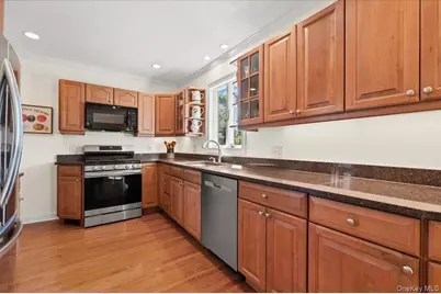 5 Salem Way, Glen Head, NY 11545 - Photo 11