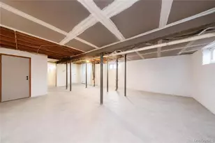 2351 E 22nd St, Brooklyn, NY 11229 - Photo 33