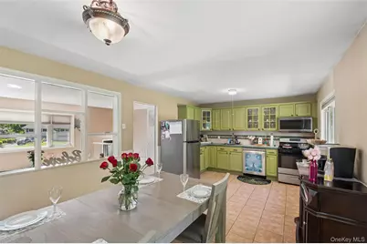 3 Bradley Court, Smithtown, NY 11787 - Photo 9