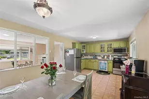 3 Bradley Ct, Smithtown, NY 11787 - Photo 9