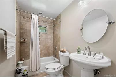 3 Bradley Court, Smithtown, NY 11787 - Photo 15