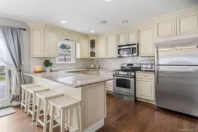 9 Lagoon Boulevard, Massapequa, NY 11758 - Photo 5