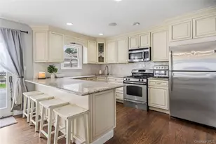 9 Lagoon Blvd, Massapequa, NY 11758 - Photo 5