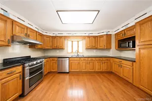 2675 E 27th St, Brooklyn, NY 11235 - Photo 11
