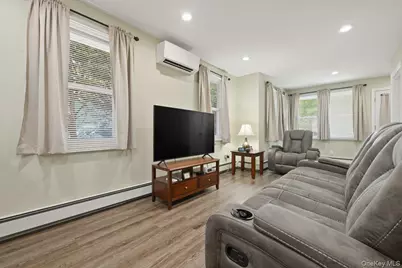 707 5th Street S, Lindenhurst, NY 11757 - Photo 9