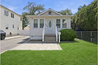 707 5th Street S, Lindenhurst, NY 11757 - Photo 1