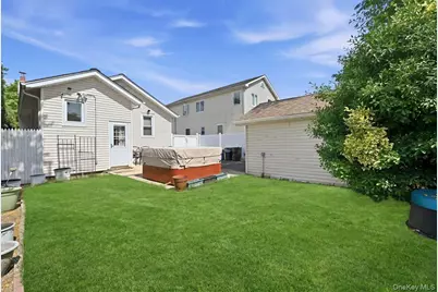 707 5th Street S, Lindenhurst, NY 11757 - Photo 27