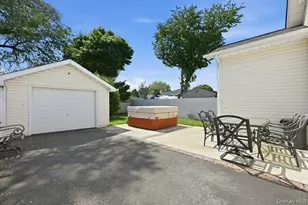 707 5th Street S, Lindenhurst, NY 11757 - Photo 25