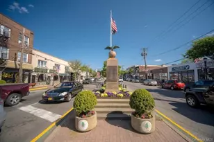413 Pecan St, Lindenhurst, NY 11757 - Photo 31