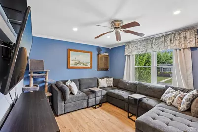 413 Pecan Street, Lindenhurst, NY 11757 - Photo 11