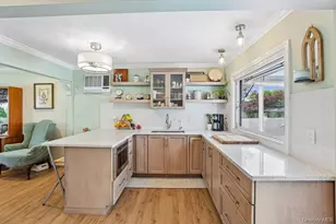 413 Pecan St, Lindenhurst, NY 11757 - Photo 5