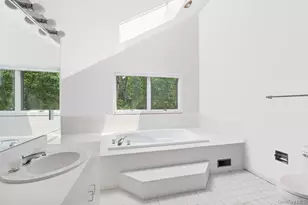 61 Hidden Cove Ct, Southampton, NY 11968 - Photo 17