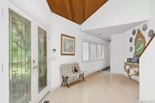61 Hidden Cove Ct, Southampton, NY 11968 - Photo 3