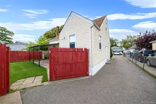 101 Woods Ave, Roosevelt, NY 11575 - Photo 21