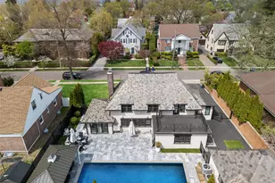 2-16 Beverly Rd, Douglaston, NY 11363 - Photo 35