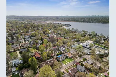 216 Beverly Road, Douglaston, NY 11363 - Photo 21