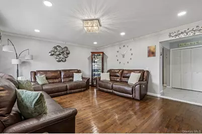 583 Bellevue Avenue N, Yonkers, NY 10703 - Photo 11