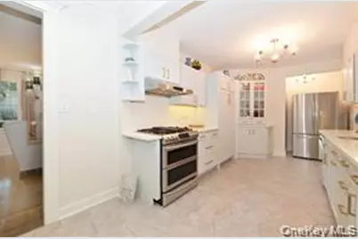 32 Franklin Avenue, Sea Cliff, NY 11579 - Photo 3