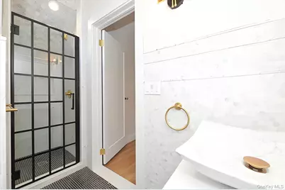 32 Franklin Avenue, Sea Cliff, NY 11579 - Photo 27