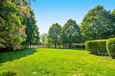 20 Whippoorwill Road E #2J, Armonk, NY 10504 - Photo 19