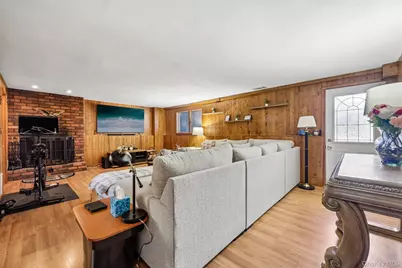 4 Sherbrooke Drive, Smithtown, NY 11787 - Photo 25