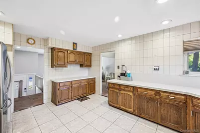 4 Sherbrooke Drive, Smithtown, NY 11787 - Photo 15