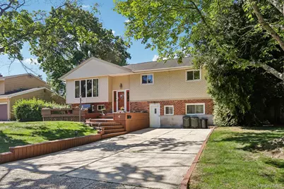 4 Sherbrooke Drive, Smithtown, NY 11787 - Photo 3