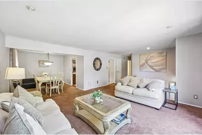 4 Sherbrooke Drive, Smithtown, NY 11787 - Photo 7