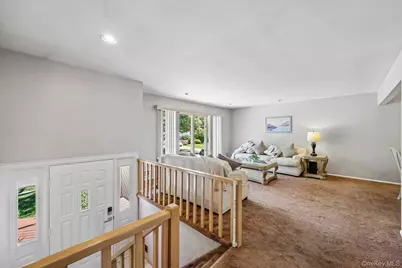 4 Sherbrooke Drive, Smithtown, NY 11787 - Photo 5