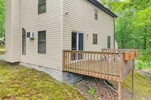 110 Ledge View Dr, Hawley, PA 18428 - Photo 43
