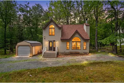 110 Ledgeview Drive, Hawley, PA 18428 - Photo 1