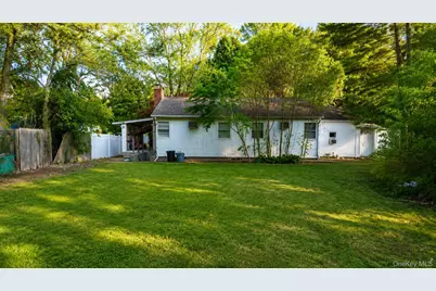 3 Hickory Place, Bay Shore, NY 11706 - Photo 3