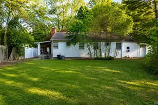 3 Hickory Pl, Bay Shore, NY 11706 - Photo 3