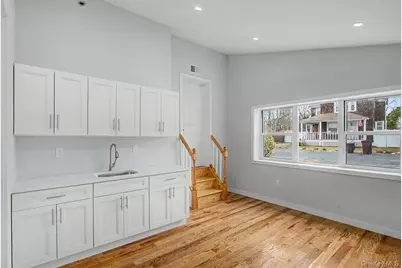 19 West Side Avenue, Bay Shore, NY 11706 - Photo 9