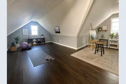31 Weeks Avenue #2, Oyster Bay, NY 11771 - Photo 11