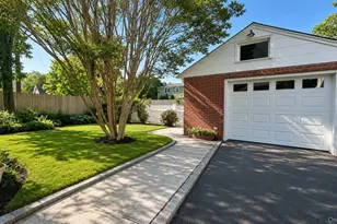 31 Weeks Ave, Oyster Bay, NY 11771 - Photo 15