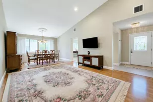 180 Strathmore Gate Dr, Stony Brook, NY 11790 - Photo 7