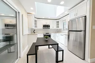 180 Strathmore Gate Dr, Stony Brook, NY 11790 - Photo 5